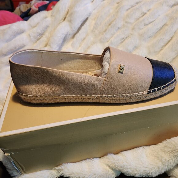 Michael Kors Kendrick Toe Cap - Picture 1 of 4